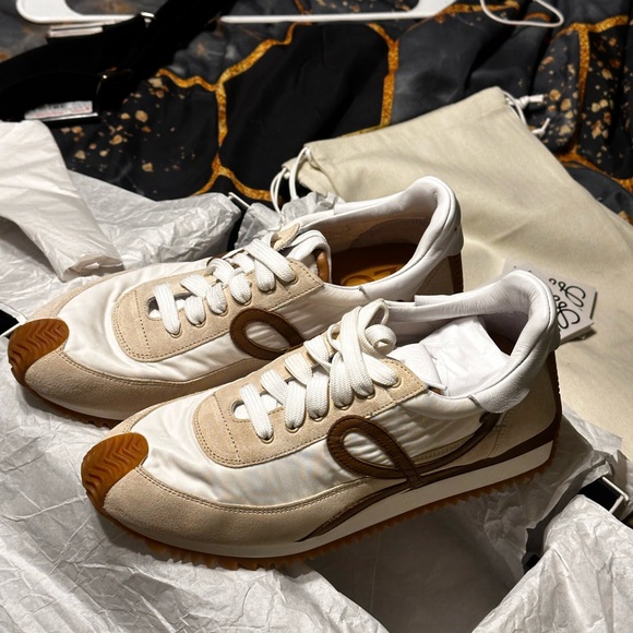 Loewe White Box - Picture 9 of 12